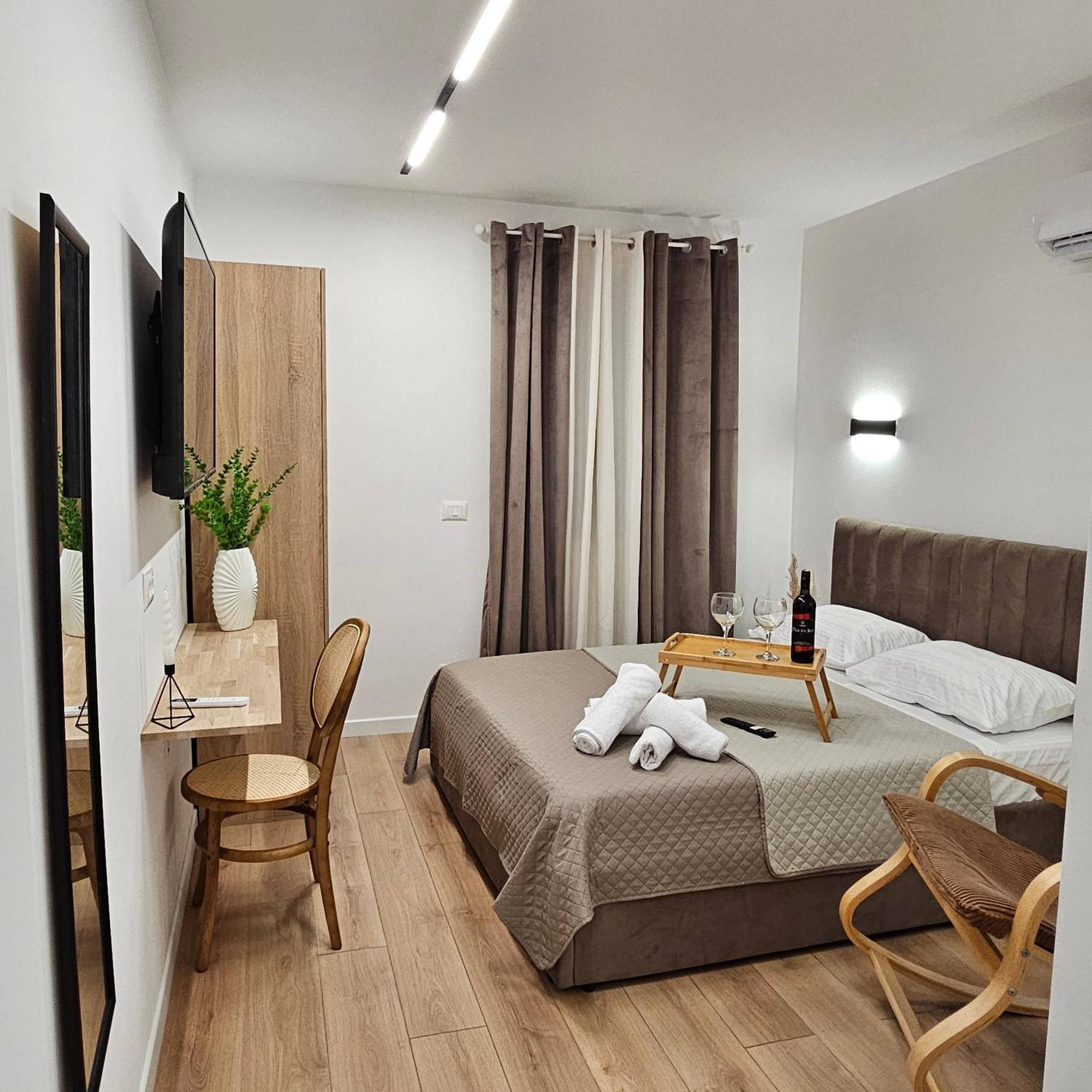 Bllok Scandi Apartments 1 Self-Check-In ติรานา ภายนอก รูปภาพ